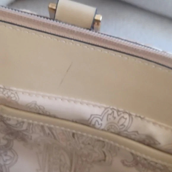 Etienne Aigner Spacious Woven Zippered Bag - Picture 15 of 16